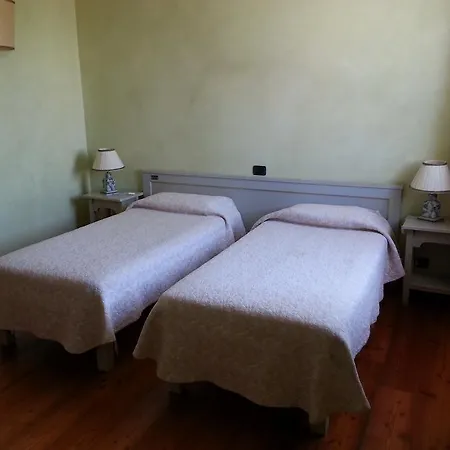 Borgonuovo 3*