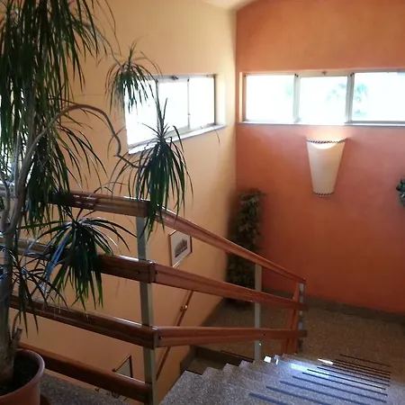 Borgonuovo 3*